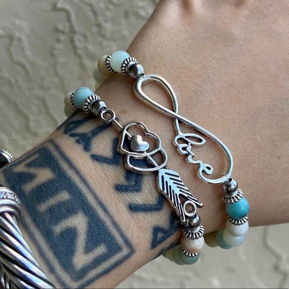 π΄β SALE ! red dot items are 2 for $25 . Bundle more than 3 and its $10 each π - Picture 12 of 16